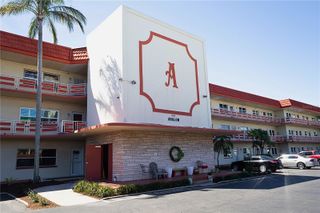 5840 30TH AVENUE S 102, Gulfport, FL 33707