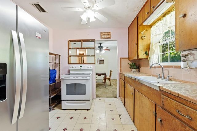 202 SE 49TH DRIVE, Gainesville, FL 32641