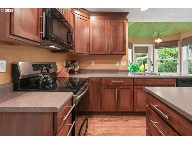 9606 Sw 54TH Ave, Portland, OR 97219