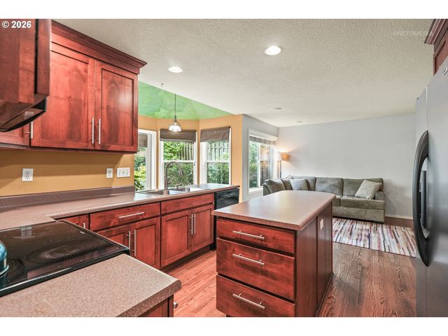 9606 Sw 54TH Ave, Portland, OR 97219