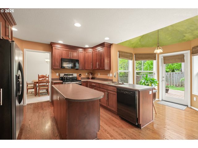 9606 Sw 54TH Ave, Portland, OR 97219