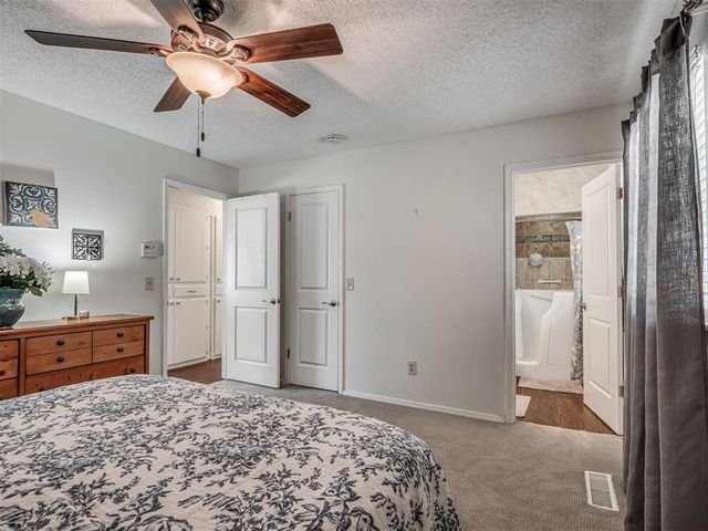 833 SE 9th Street, Moore, OK 73160