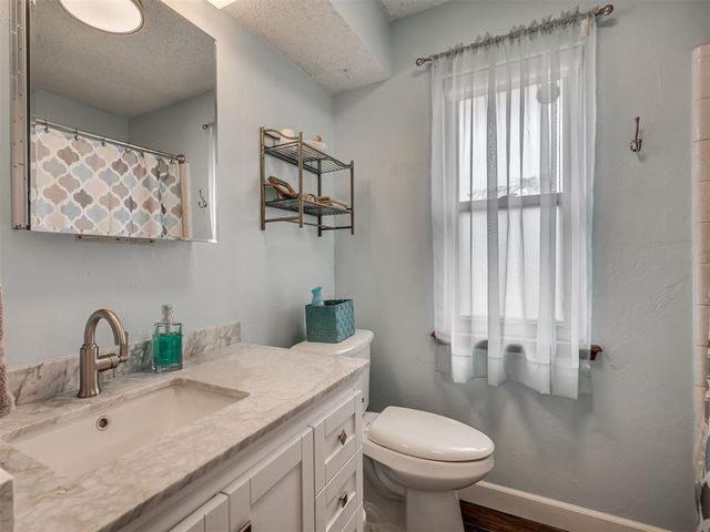 833 SE 9th Street, Moore, OK 73160