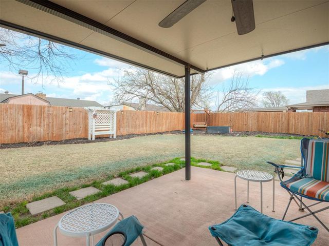 833 SE 9th Street, Moore, OK 73160