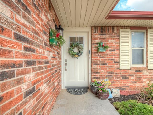 833 SE 9th Street, Moore, OK 73160