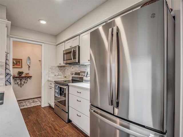 833 SE 9th Street, Moore, OK 73160