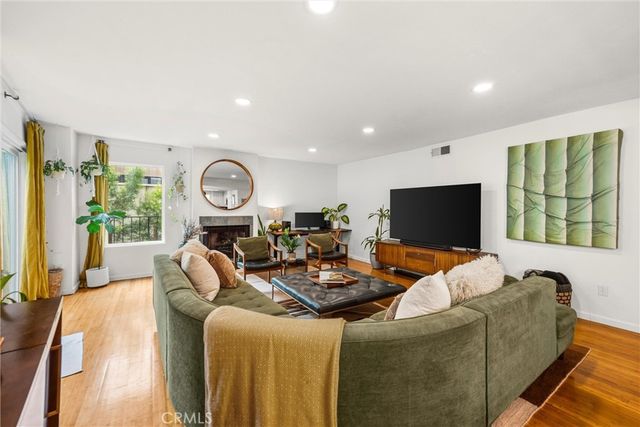 1768 Glendon Ave 4, Los Angeles, CA 90024