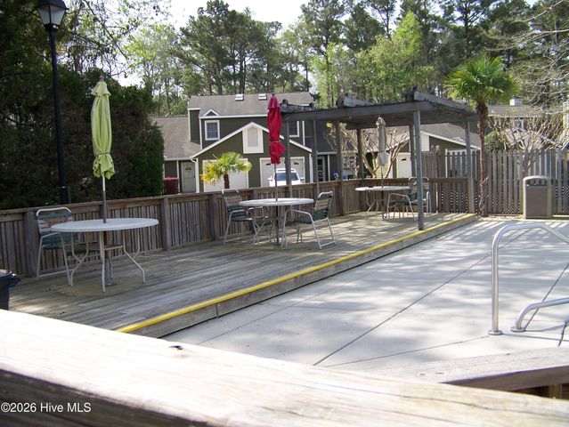 702 Cedarwood Village, Morehead City, NC 28557