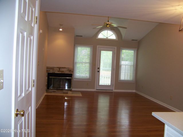 702 Cedarwood Village, Morehead City, NC 28557