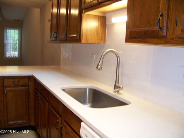 702 Cedarwood Village, Morehead City, NC 28557