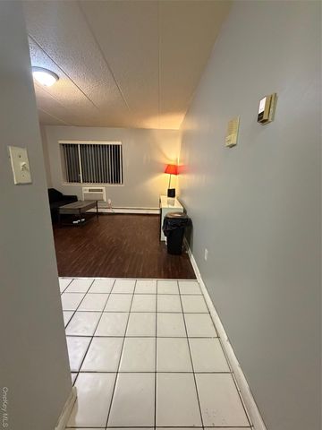 43-04 158th Street 3E, Flushing, NY 11358