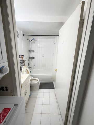 43-04 158th Street 3E, Flushing, NY 11358