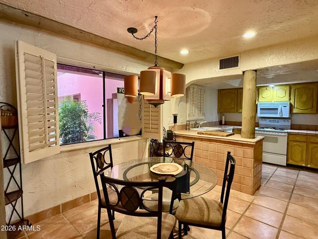 4303 E CACTUS Road 110, Phoenix, AZ 85032