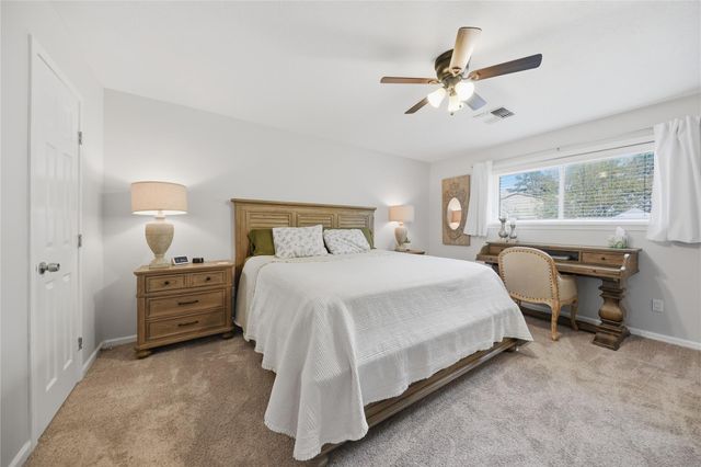 207 Briar Ridge Drive, Bellville, TX 77418