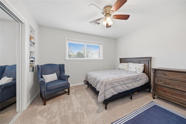 207 Briar Ridge Drive, Bellville, TX 77418