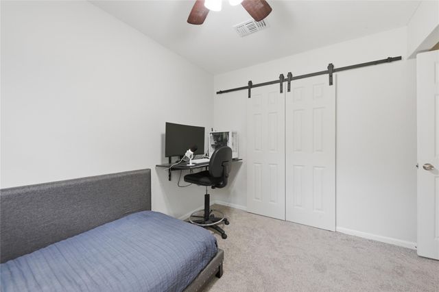 207 Briar Ridge Drive, Bellville, TX 77418