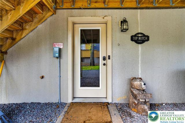 37 Frost Lane, Penn Forest Twp, PA 18210