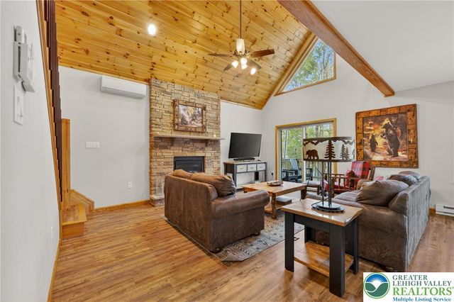 37 Frost Lane, Penn Forest Twp, PA 18210