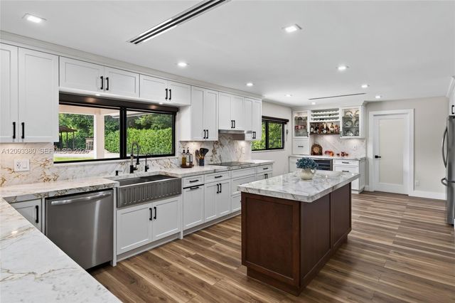 14390 SW 24th Street, Davie, FL 33325