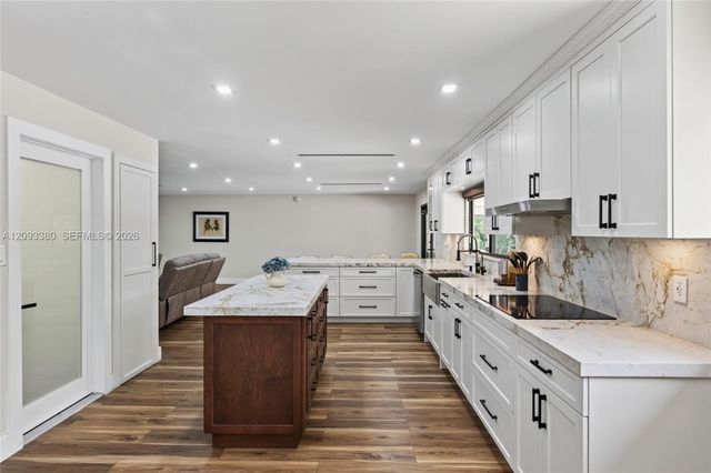 14390 SW 24th Street, Davie, FL 33325