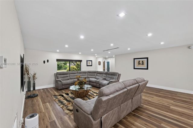 14390 SW 24th Street, Davie, FL 33325