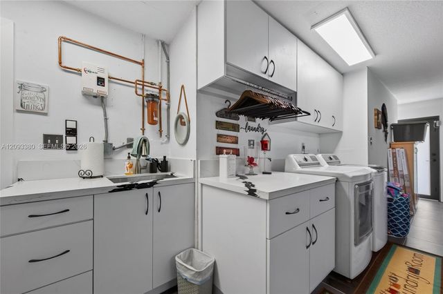 14390 SW 24th Street, Davie, FL 33325
