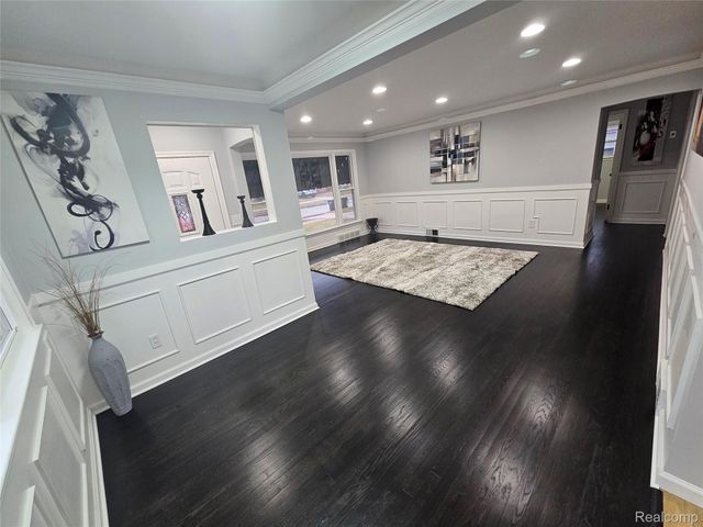 22120 Beverly Street, Oak Park, MI 48237