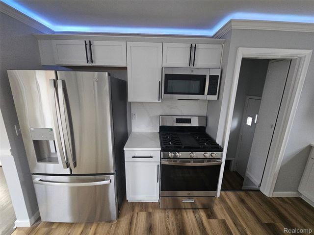 22120 Beverly Street, Oak Park, MI 48237