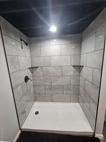 22120 Beverly Street, Oak Park, MI 48237