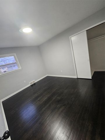 22120 Beverly Street, Oak Park, MI 48237