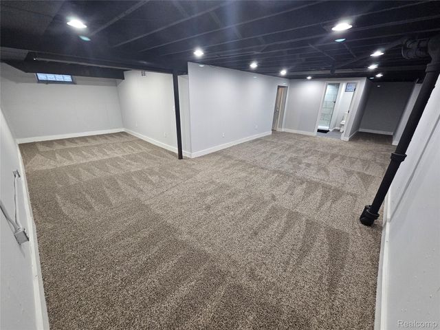 22120 Beverly Street, Oak Park, MI 48237