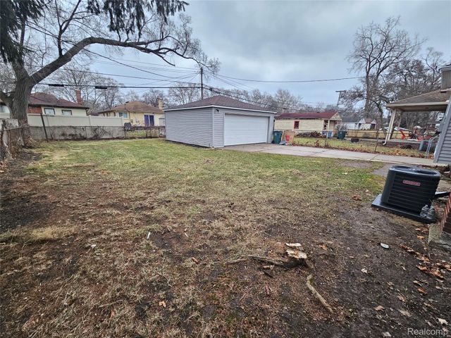 22120 Beverly Street, Oak Park, MI 48237