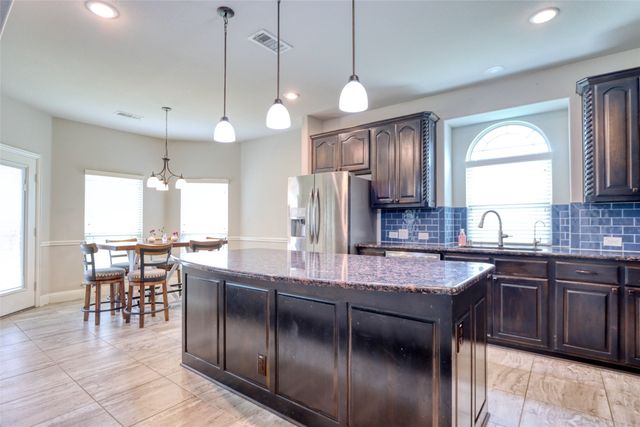 2601 Grouse Hollow Way, Midlothian, TX 76065