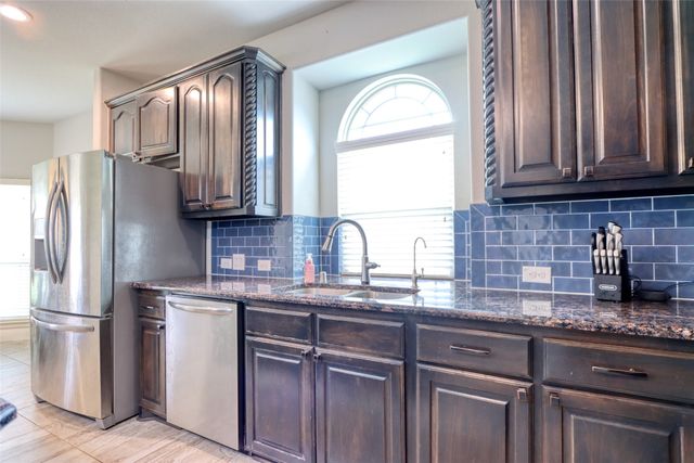2601 Grouse Hollow Way, Midlothian, TX 76065
