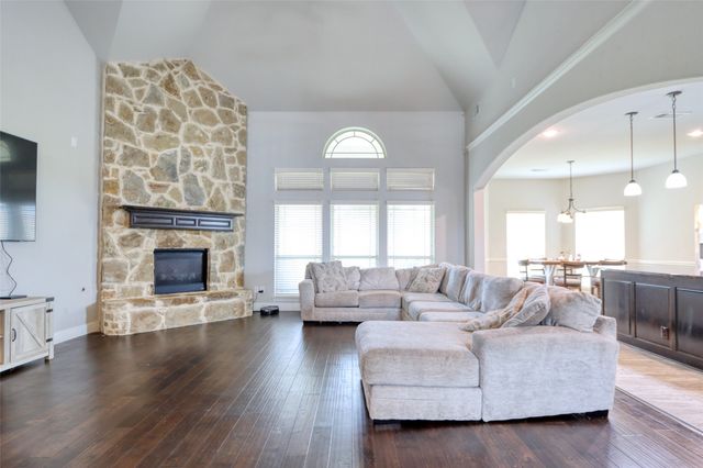 2601 Grouse Hollow Way, Midlothian, TX 76065