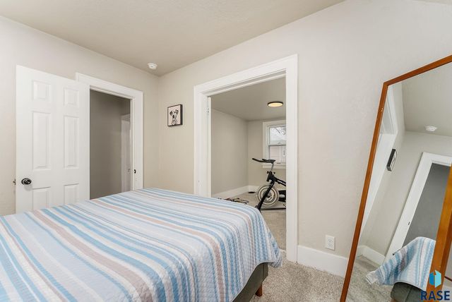 804 S summit Ave Avenue, Sioux Falls, SD 57104