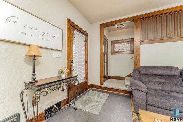 804 S summit Ave Avenue, Sioux Falls, SD 57104