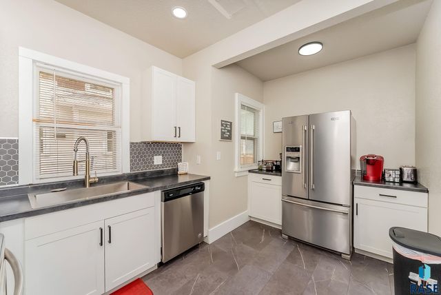 804 S summit Ave Avenue, Sioux Falls, SD 57104