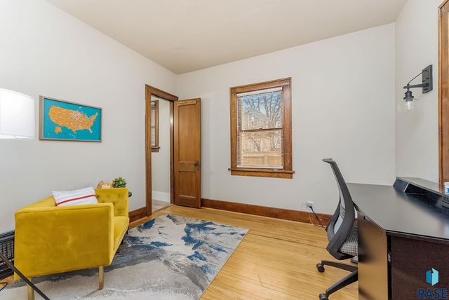 804 S summit Ave Avenue, Sioux Falls, SD 57104