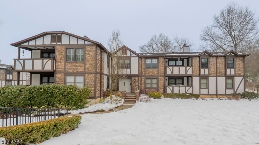 20 HERITAGE DRIVE C, Chatham Twp., NJ 07928