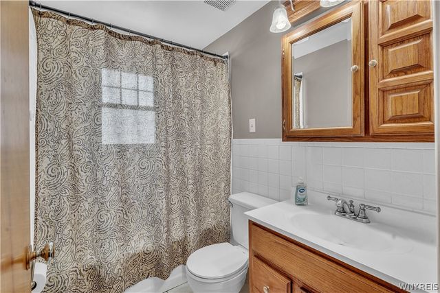 82 Treadwell Road, Tonawanda, NY 14150