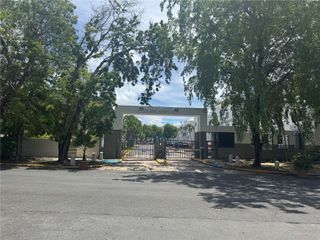 102 P GOLDEN COURT II P102, San Juan, PR 00918