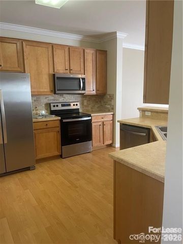 11917 Stratfield Place Circle 118, Pineville, NC 28134