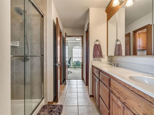 709 N Remington Way, Mustang, OK 73064