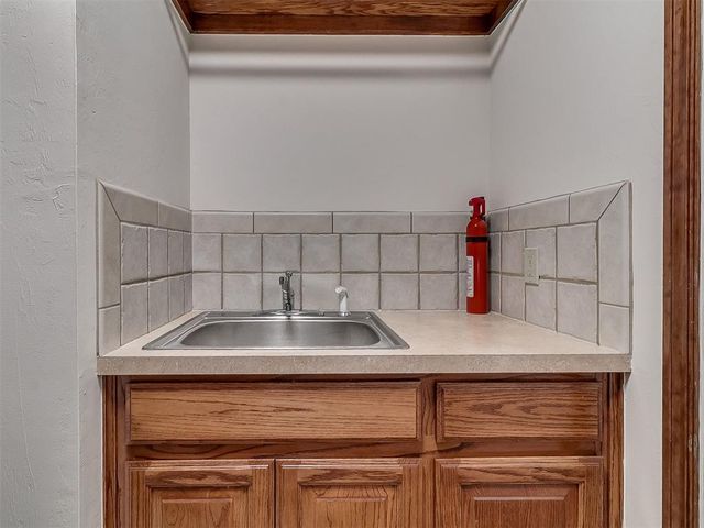 709 N Remington Way, Mustang, OK 73064