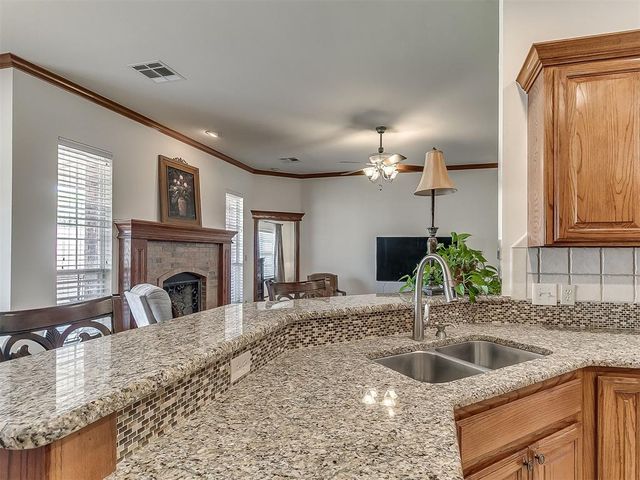 709 N Remington Way, Mustang, OK 73064