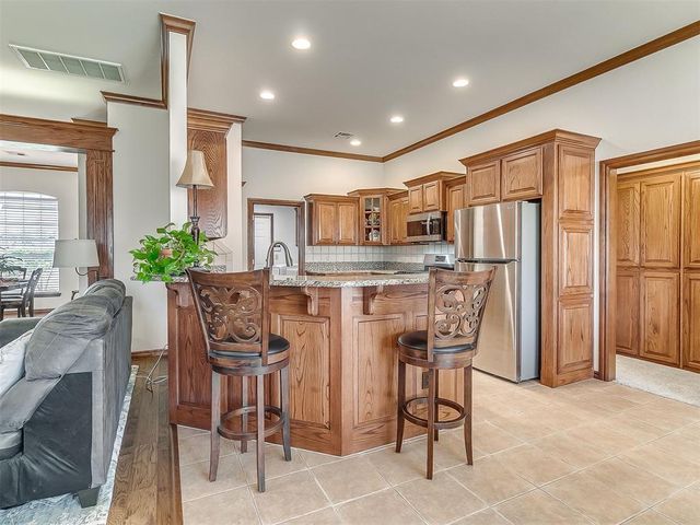 709 N Remington Way, Mustang, OK 73064