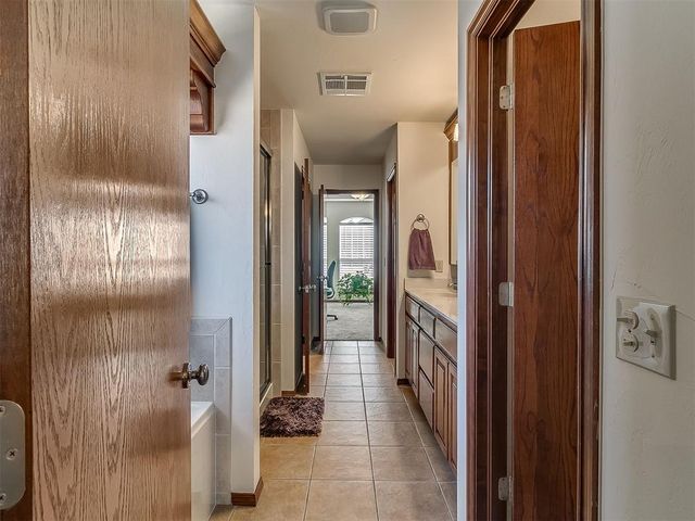 709 N Remington Way, Mustang, OK 73064