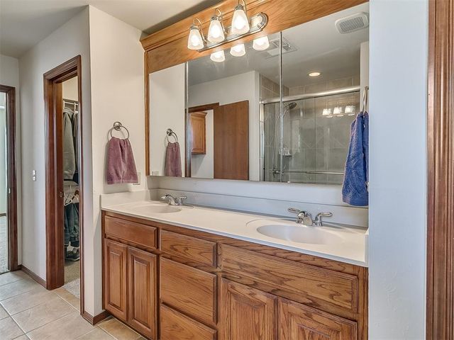 709 N Remington Way, Mustang, OK 73064