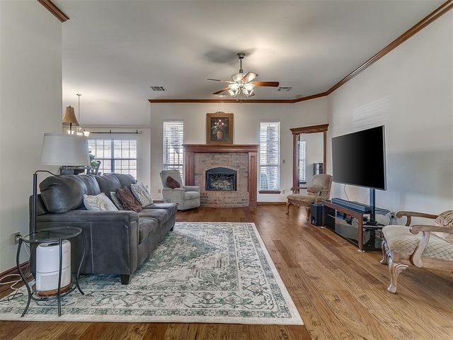 709 N Remington Way, Mustang, OK 73064